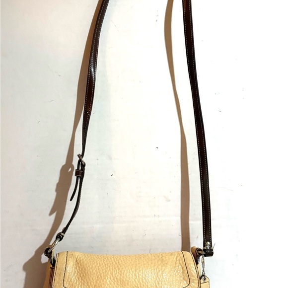 Coach vintage Elegant Cream Leather Crossbody Bag - Picture 7 of 9